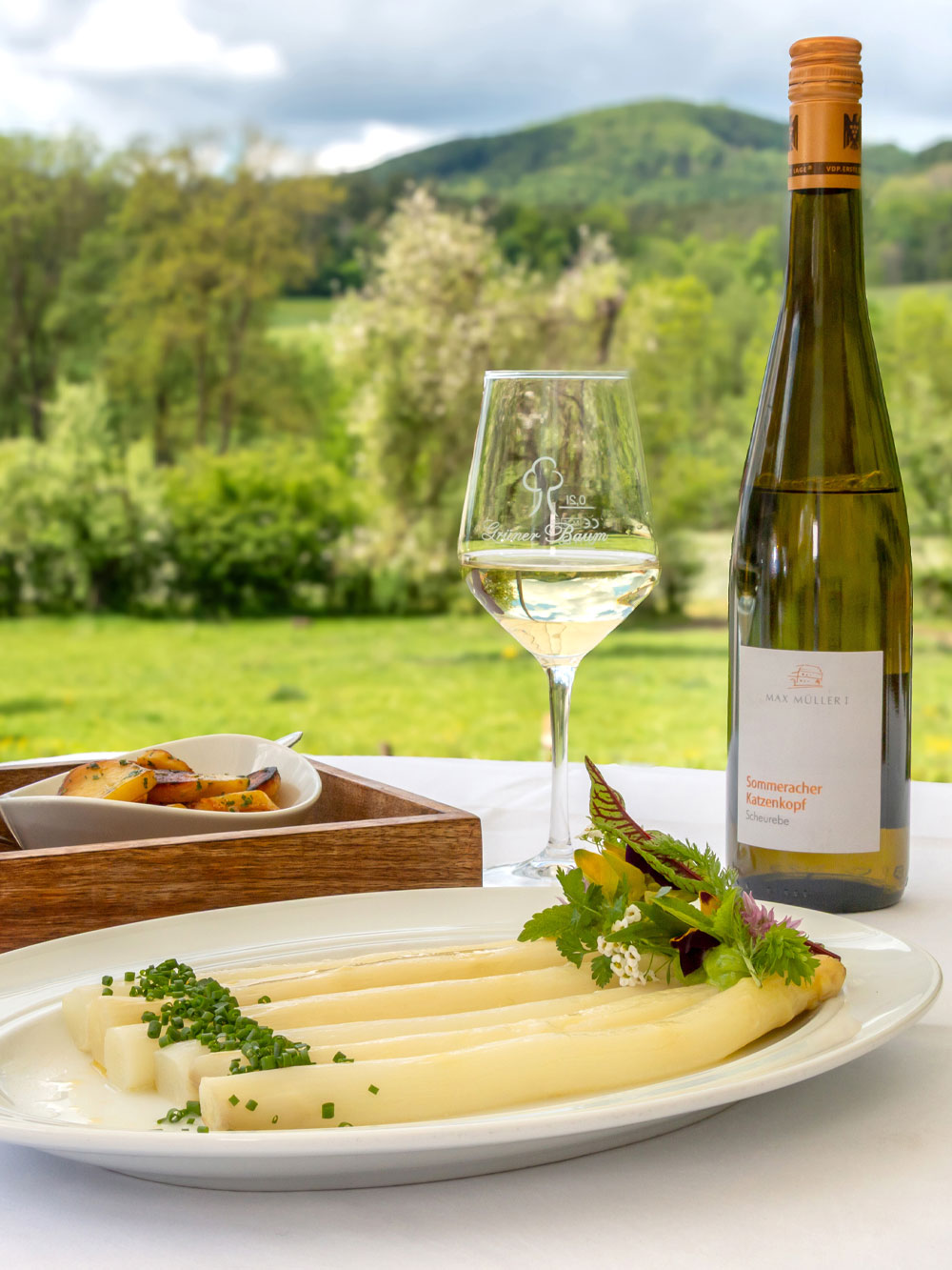Spargel-mit-Wein-hk