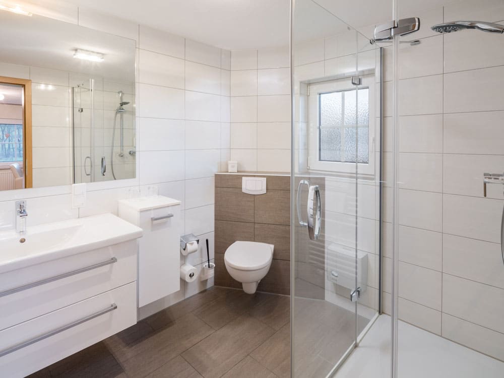 Modernes Badezimmer